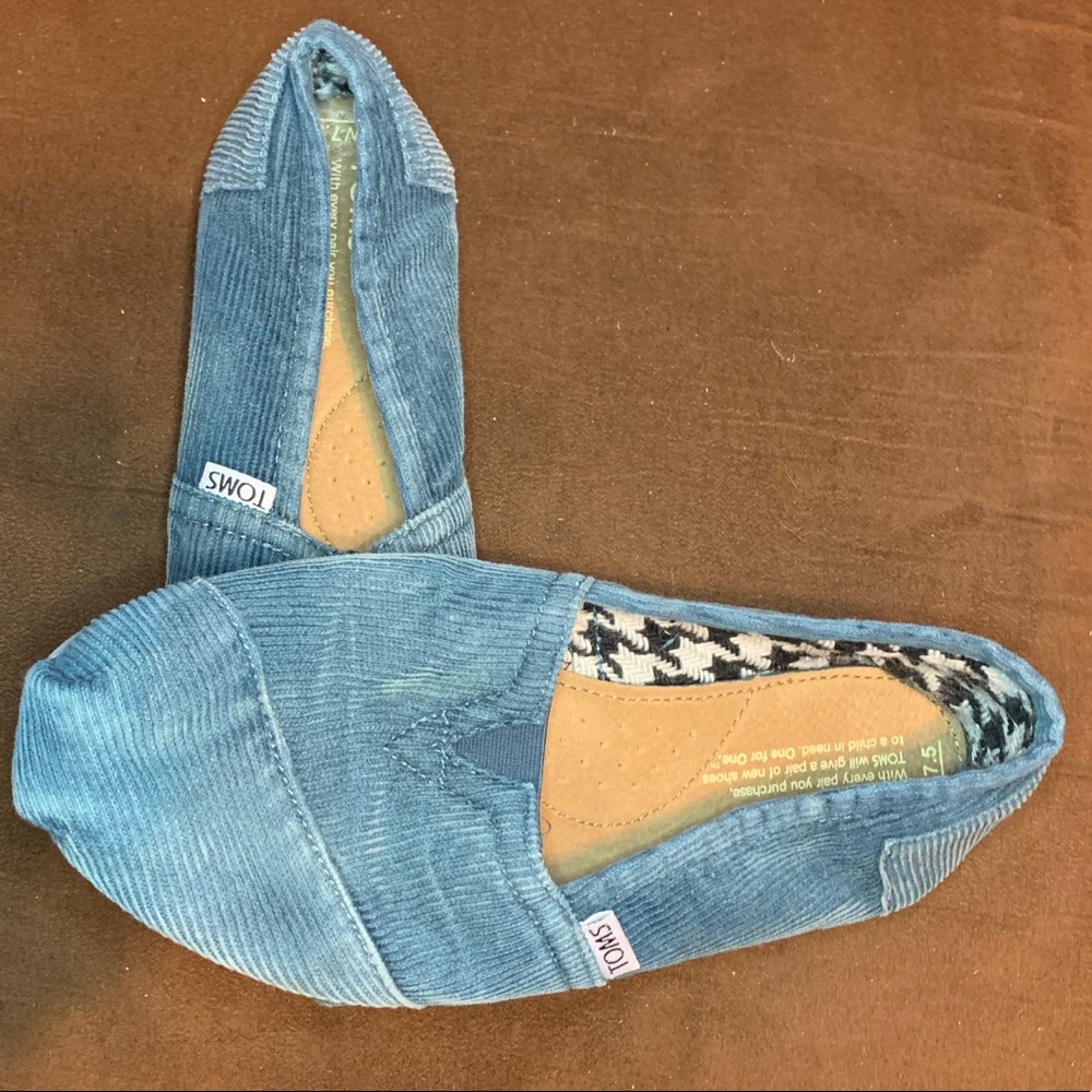Toms - Picture 3 of 3